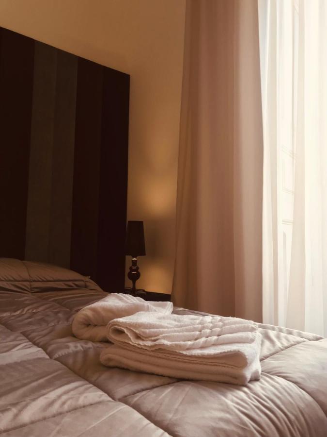 Motta Palace Apartments & Rooms Motta SantʼAnastasia Dış mekan fotoğraf